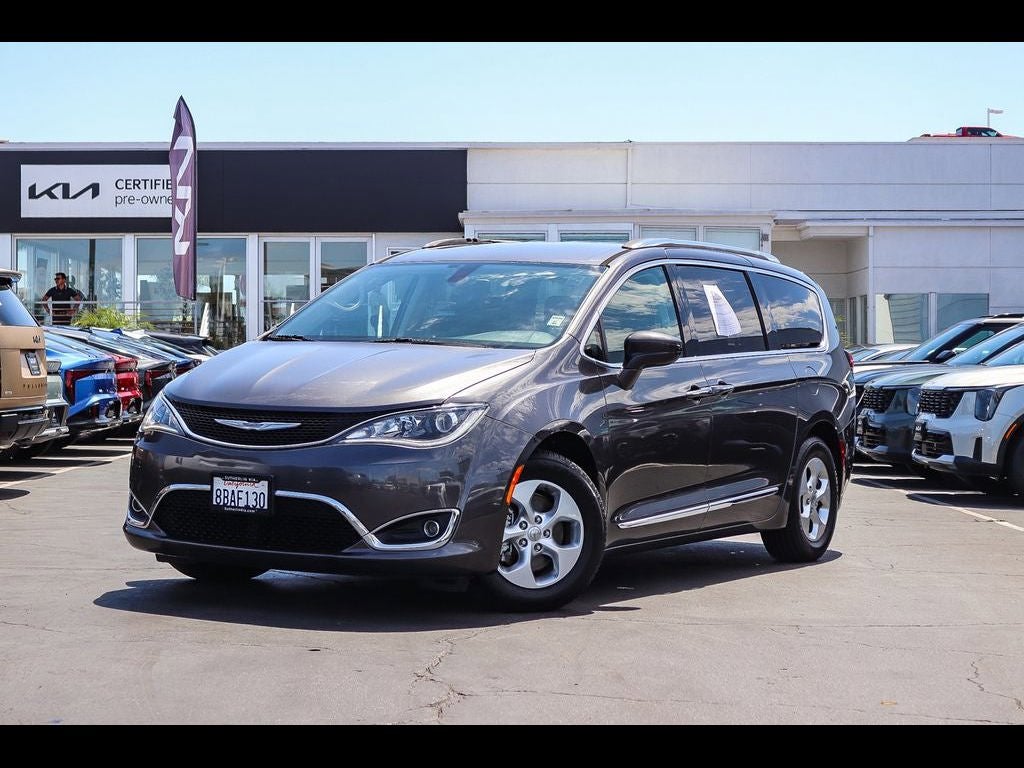 2017 Chrysler Pacifica Touring L Plus