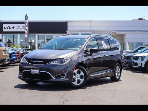 2017 Chrysler Pacifica Touring L Plus