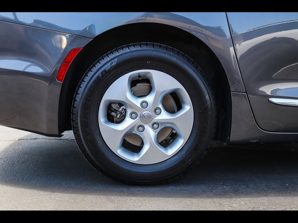 2017 Chrysler Pacifica Touring L Plus