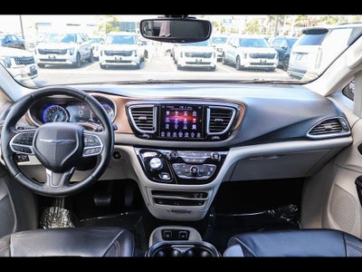 2017 Chrysler Pacifica Touring L Plus