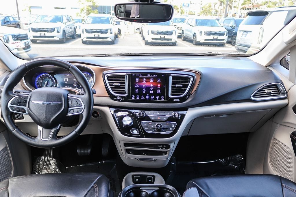 2017 Chrysler Pacifica Touring L Plus
