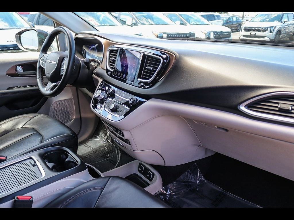 2017 Chrysler Pacifica Touring L Plus