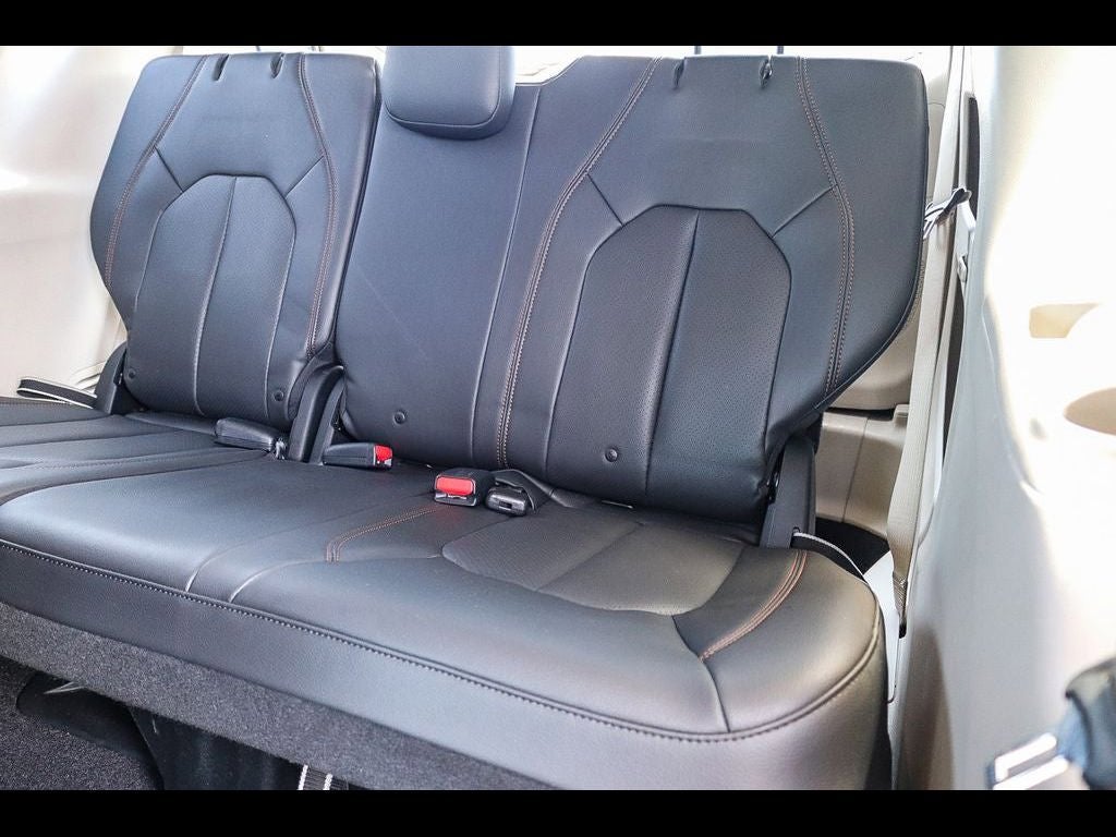 2017 Chrysler Pacifica Touring L Plus