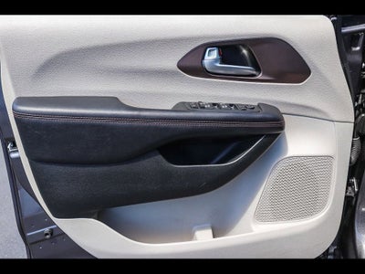 2017 Chrysler Pacifica Touring L Plus