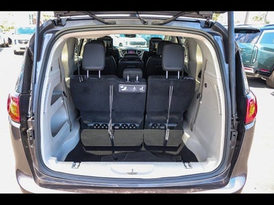 2017 Chrysler Pacifica Touring L Plus