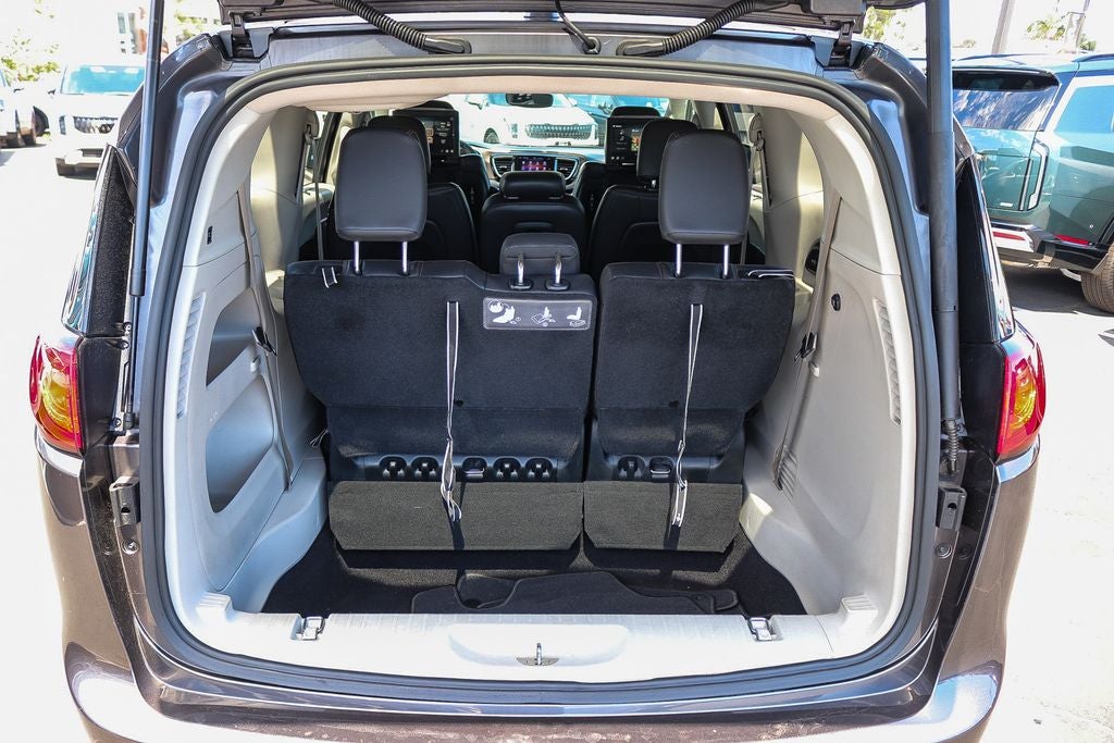 2017 Chrysler Pacifica Touring L Plus