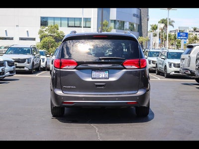 2017 Chrysler Pacifica Touring L Plus