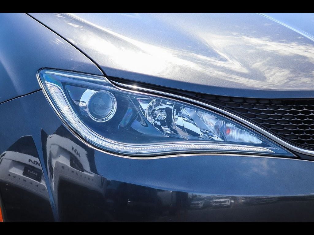 2017 Chrysler Pacifica Touring L Plus