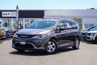 2017 Chrysler Pacifica Touring L Plus
