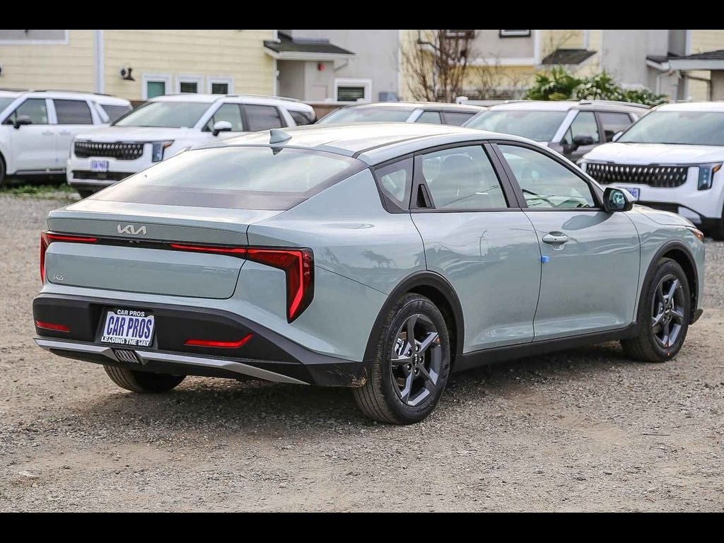 2026 Kia K4 LXS