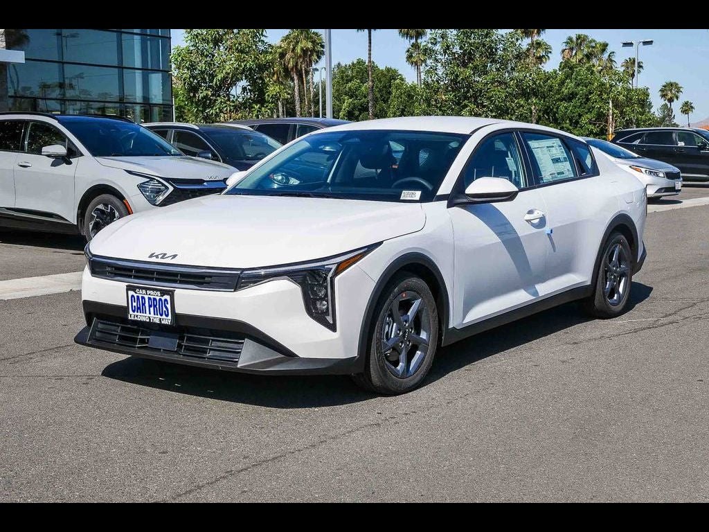 2026 Kia K4 LXS