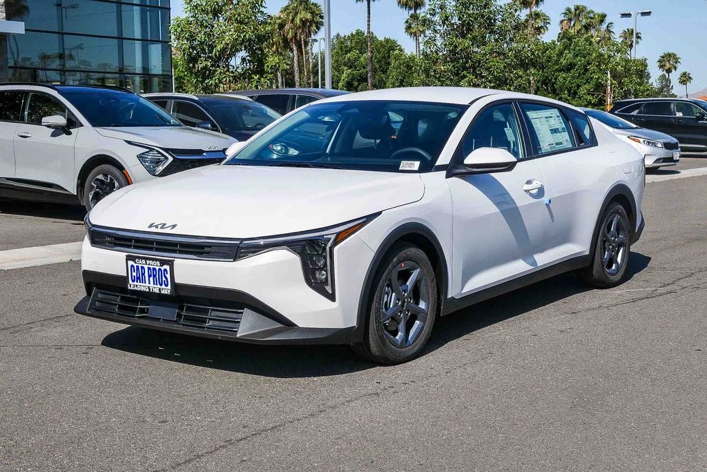 2026 Kia K4 LXS