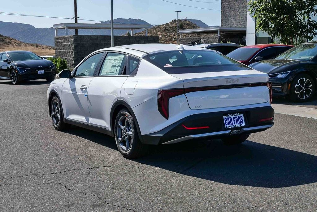 2026 Kia K4 LXS