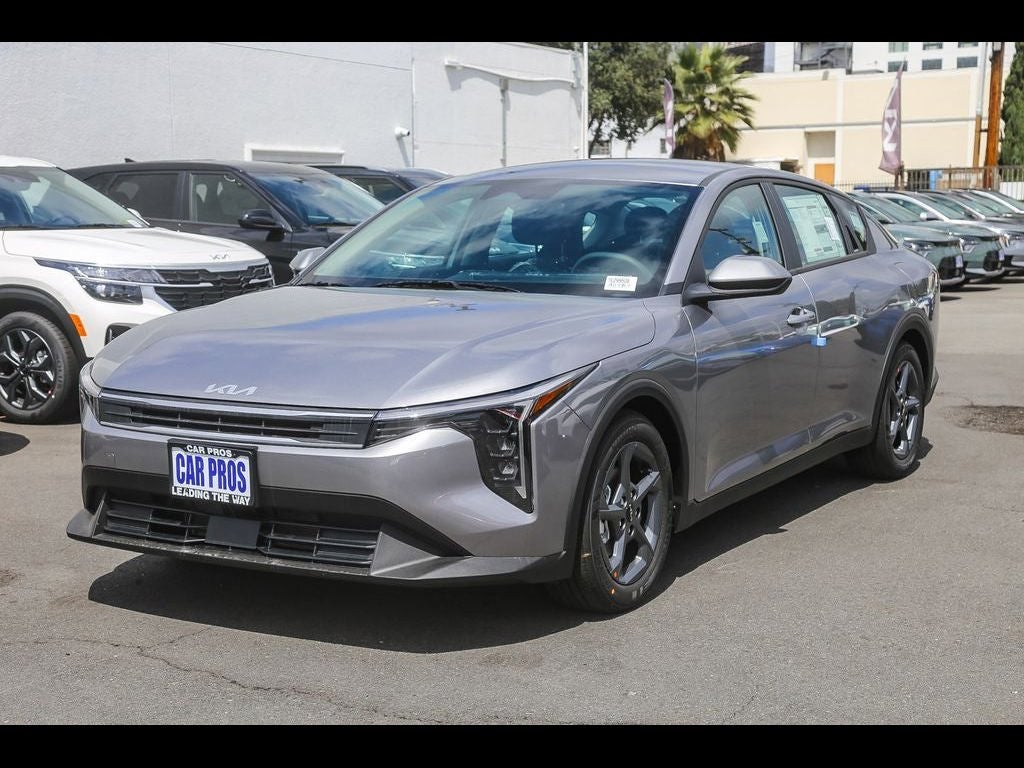 2026 Kia K4 LXS