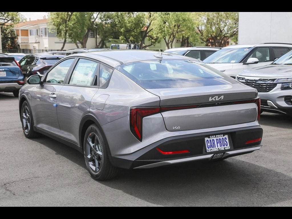 2026 Kia K4 LXS