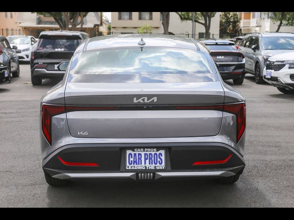2026 Kia K4 LXS