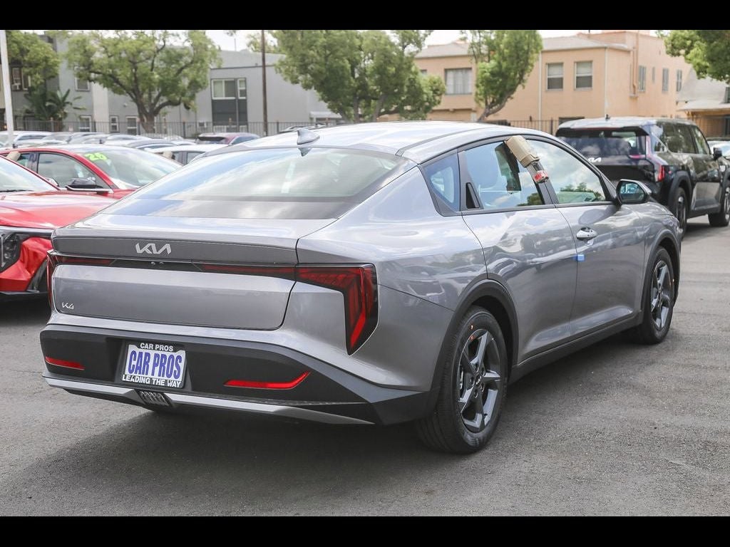 2026 Kia K4 LXS