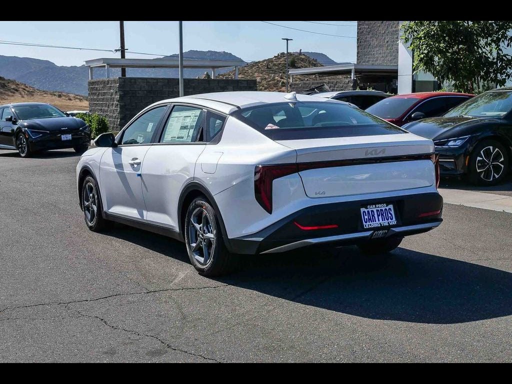 2026 Kia K4 LXS