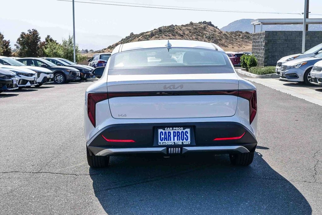 2026 Kia K4 LXS