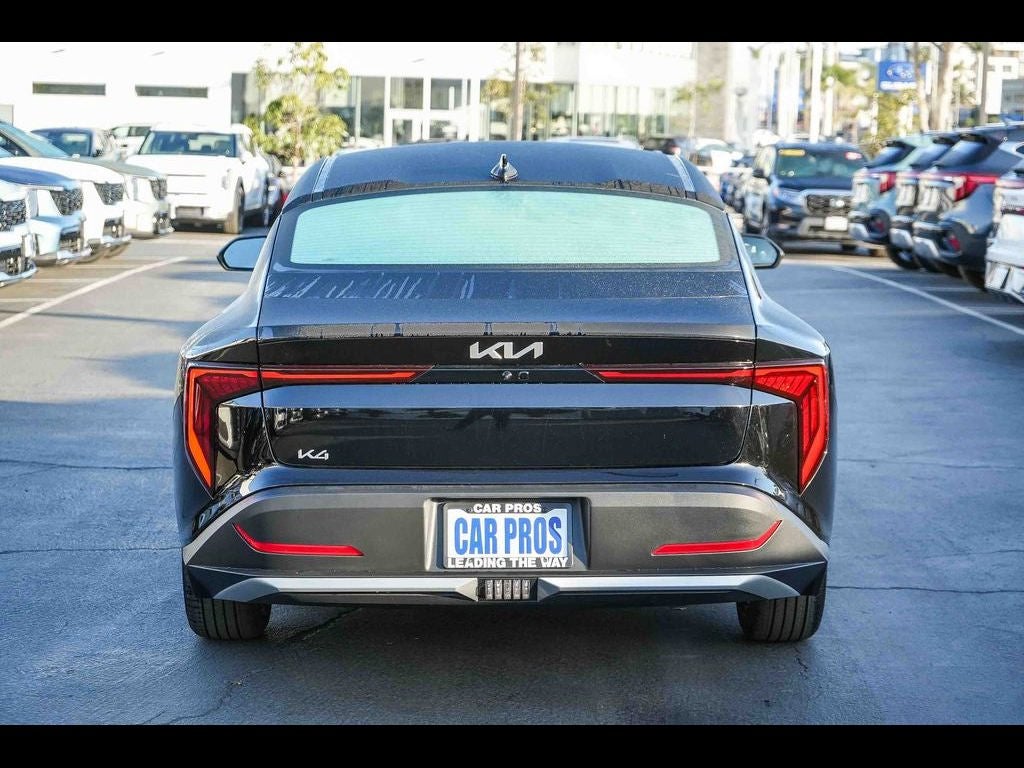 2026 Kia K4 LXS