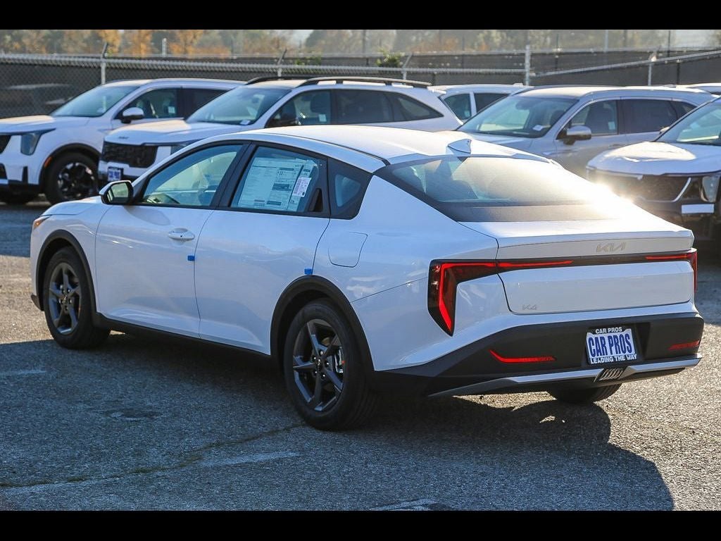 2026 Kia K4 LXS
