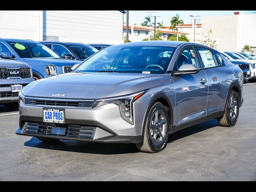 2026 Kia K4 LXS