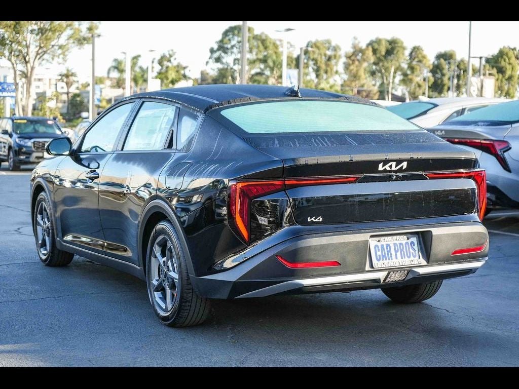 2026 Kia K4 LXS