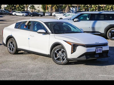 2026 Kia K4 LXS