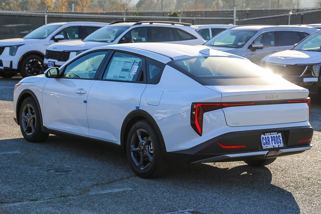 2026 Kia K4 LXS
