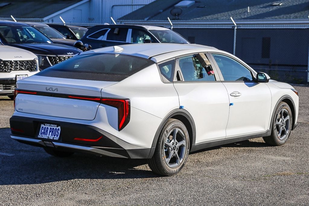 2026 Kia K4 LXS