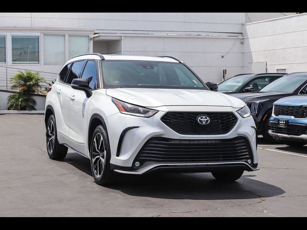 2022 Toyota Highlander XSE