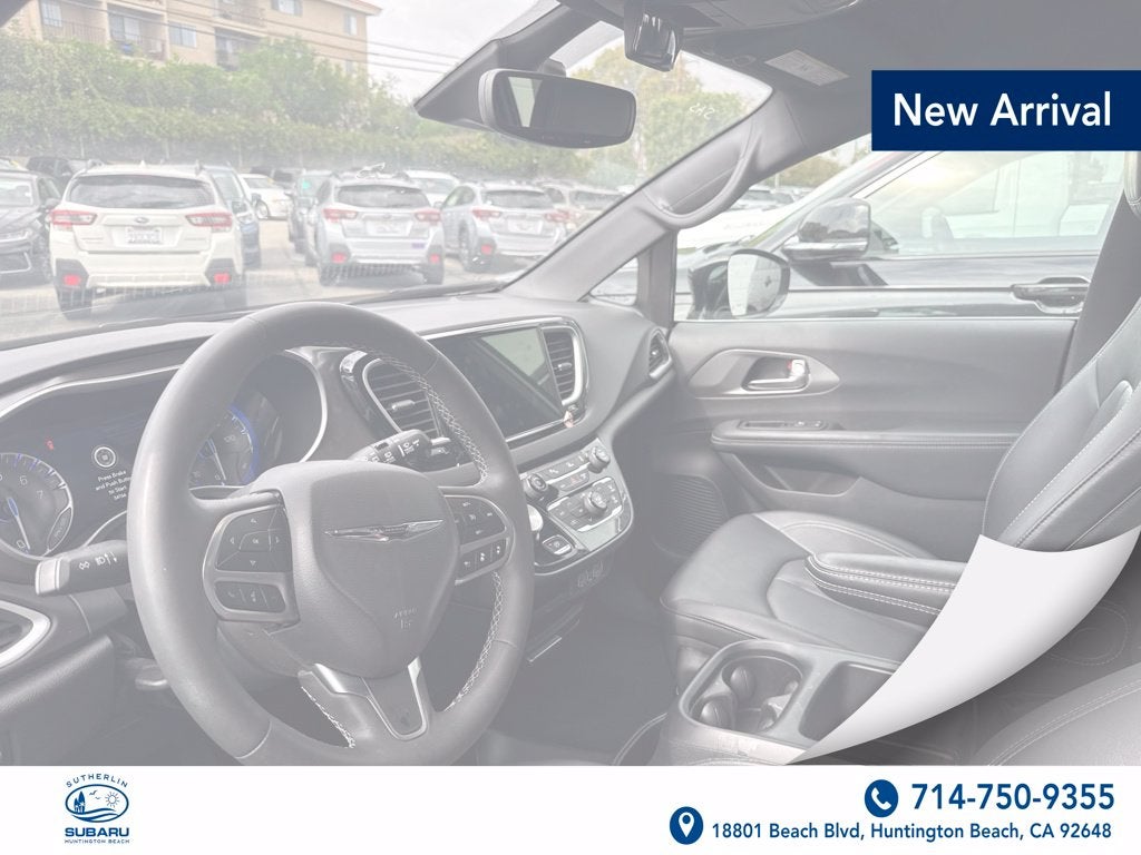 2025 Chrysler Pacifica Select
