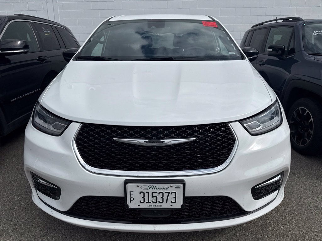 2025 Chrysler Pacifica Select