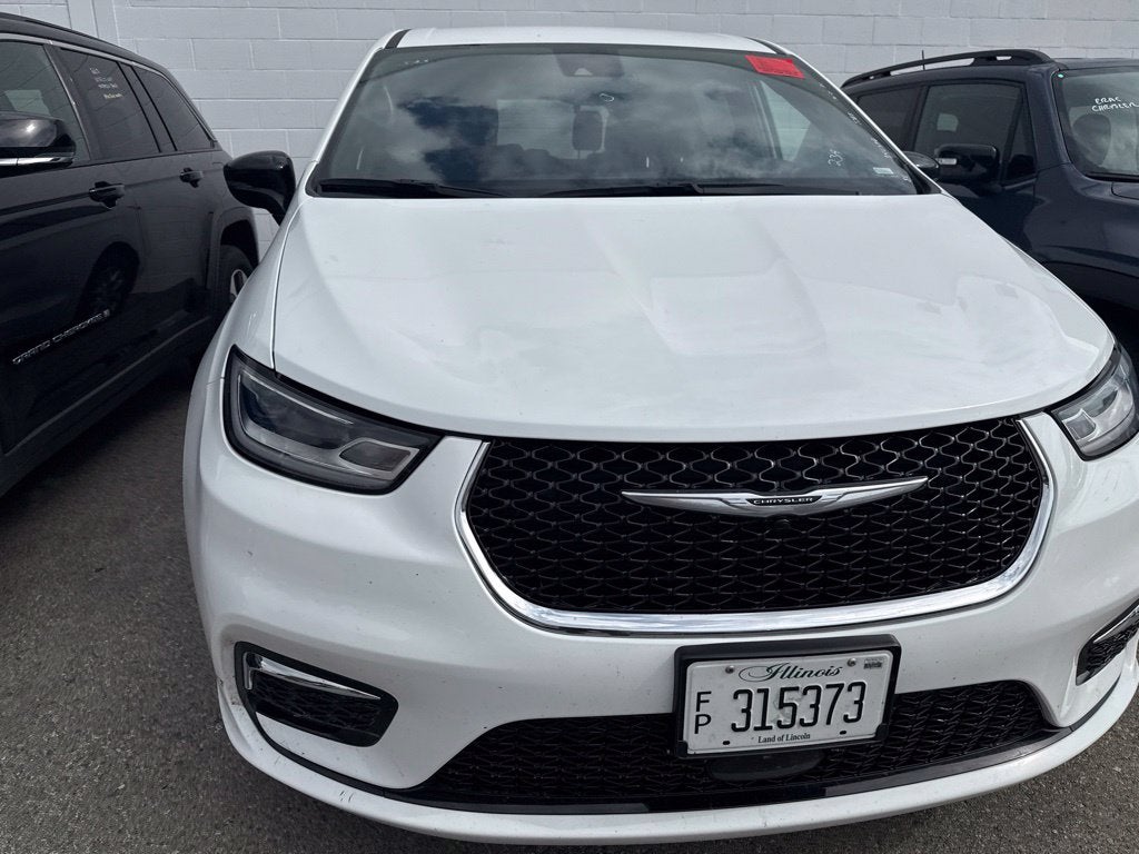 2025 Chrysler Pacifica Select