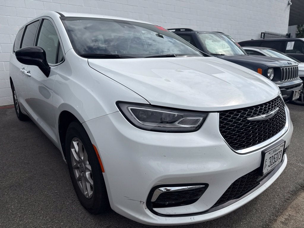 2025 Chrysler Pacifica Select