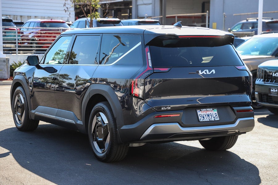 2026 Kia EV9 Light Long Range