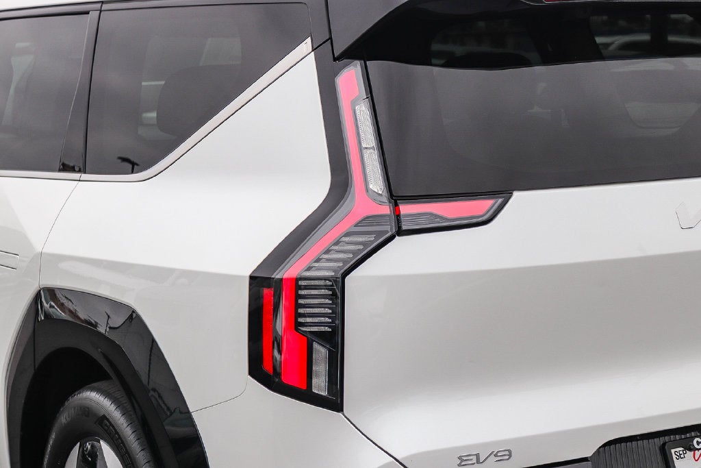 2024 Kia EV9 Land