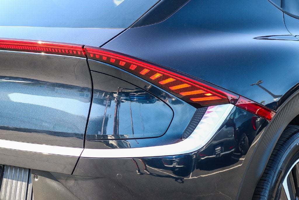 2024 Kia EV6 Light