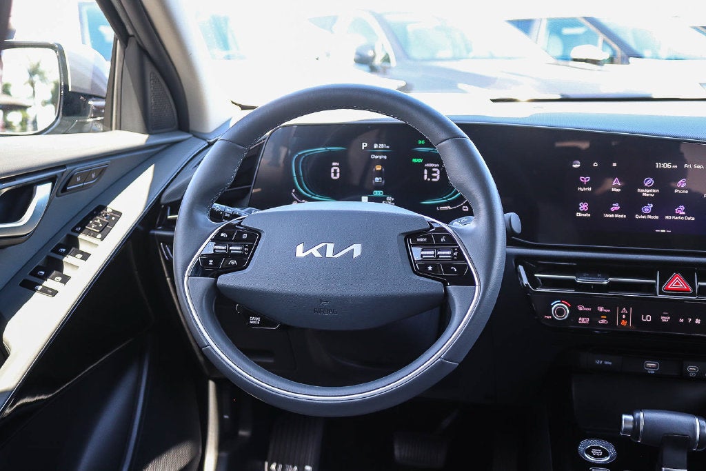 2025 Kia Niro SX