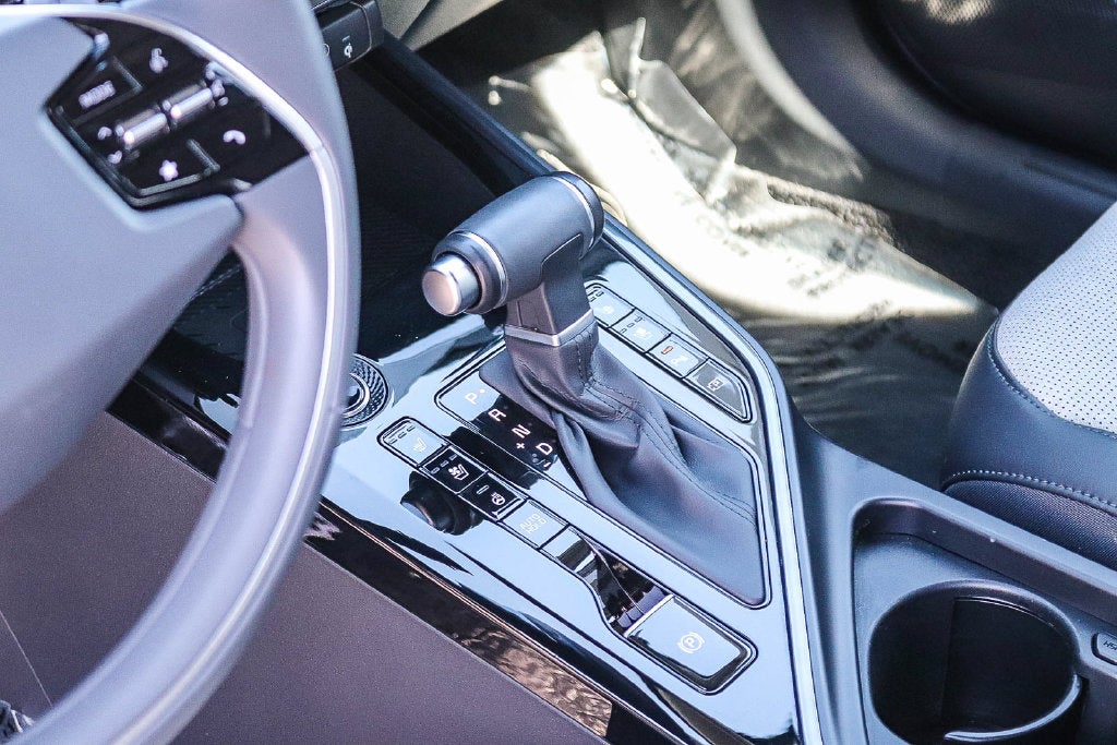 2025 Kia Niro SX
