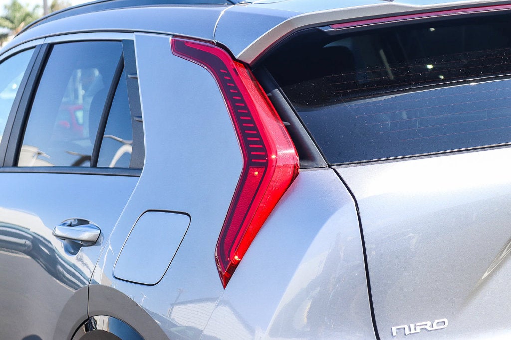 2025 Kia Niro SX