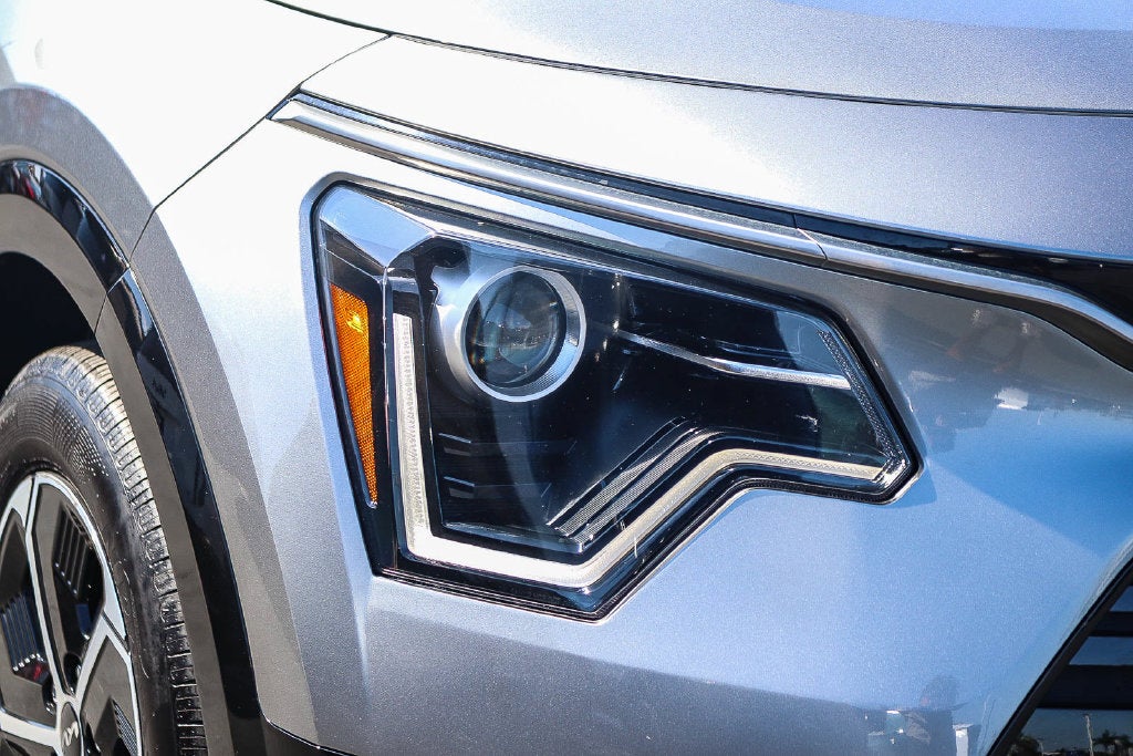 2025 Kia Niro SX