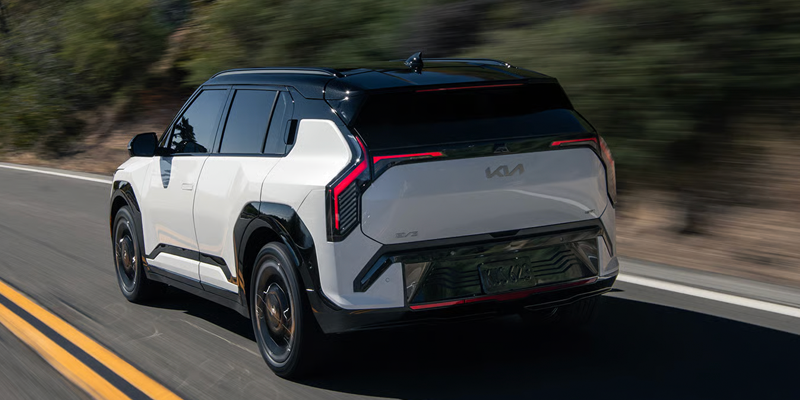 2027 Kia EV3 rear view highlighting its two-tone exterior